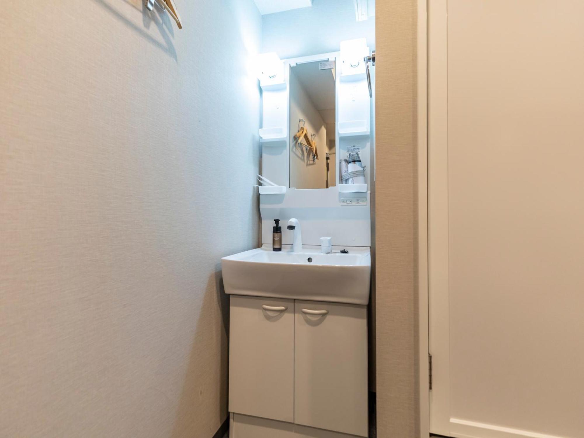 Tabist Unihotel Midosuji Hommachi Osaka Dış mekan fotoğraf